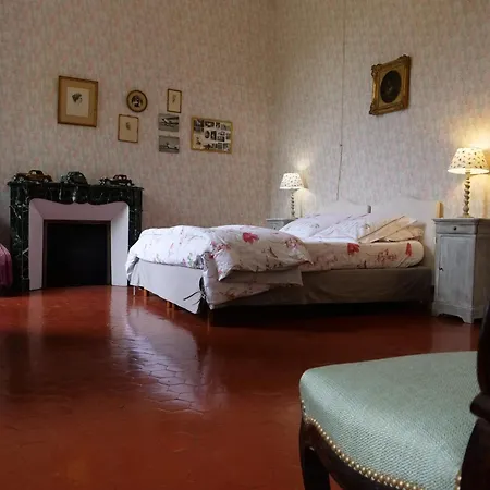 Casa de Férias Manoir A Avec Piscine Privee Bessan